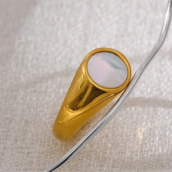 New 18K Gold Plated Mother Of Pearl Signet Ring - Picture 1 of 7